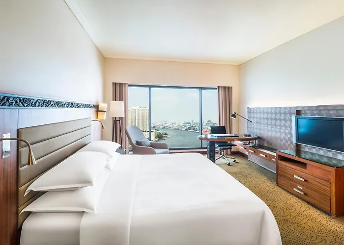 Royal Orchid Sheraton Riverside à Hotel 5*