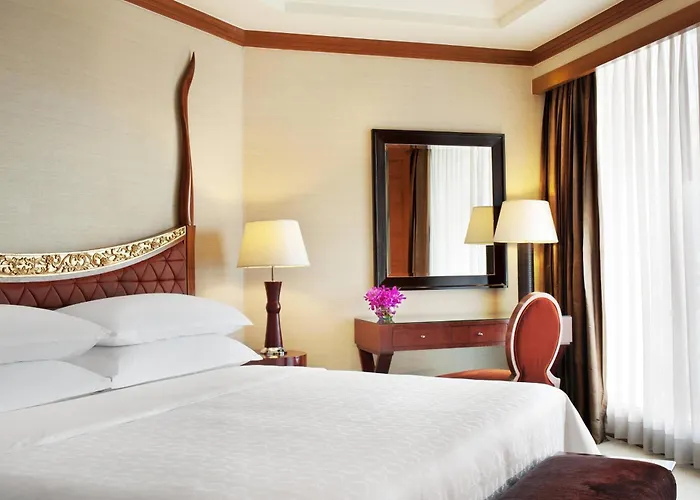 Royal Orchid Sheraton Riverside Hotel 5*