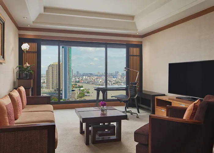 Royal Orchid Sheraton Riverside Отель