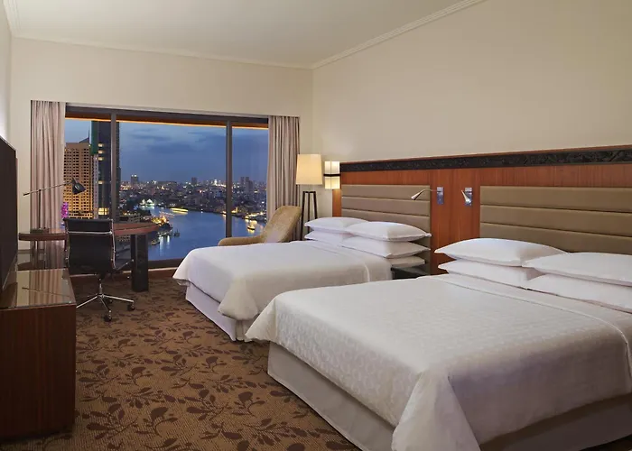 Hotel Royal Orchid Sheraton Riverside