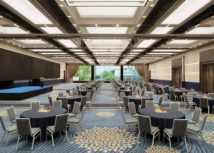 Royal Orchid Sheraton Riverside Hotel 5*